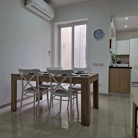 Charm - The Strand Apartamento
